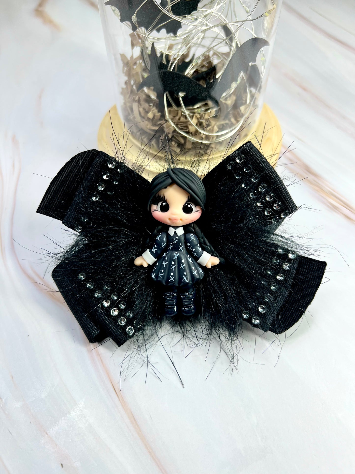 Black Hair Bows, add a little spooky fun to your little one’s outfit with this adorable black bow. Featuring a cute doll custom made in a stylish dress, sparkly rhinestones, and fluffy textures.