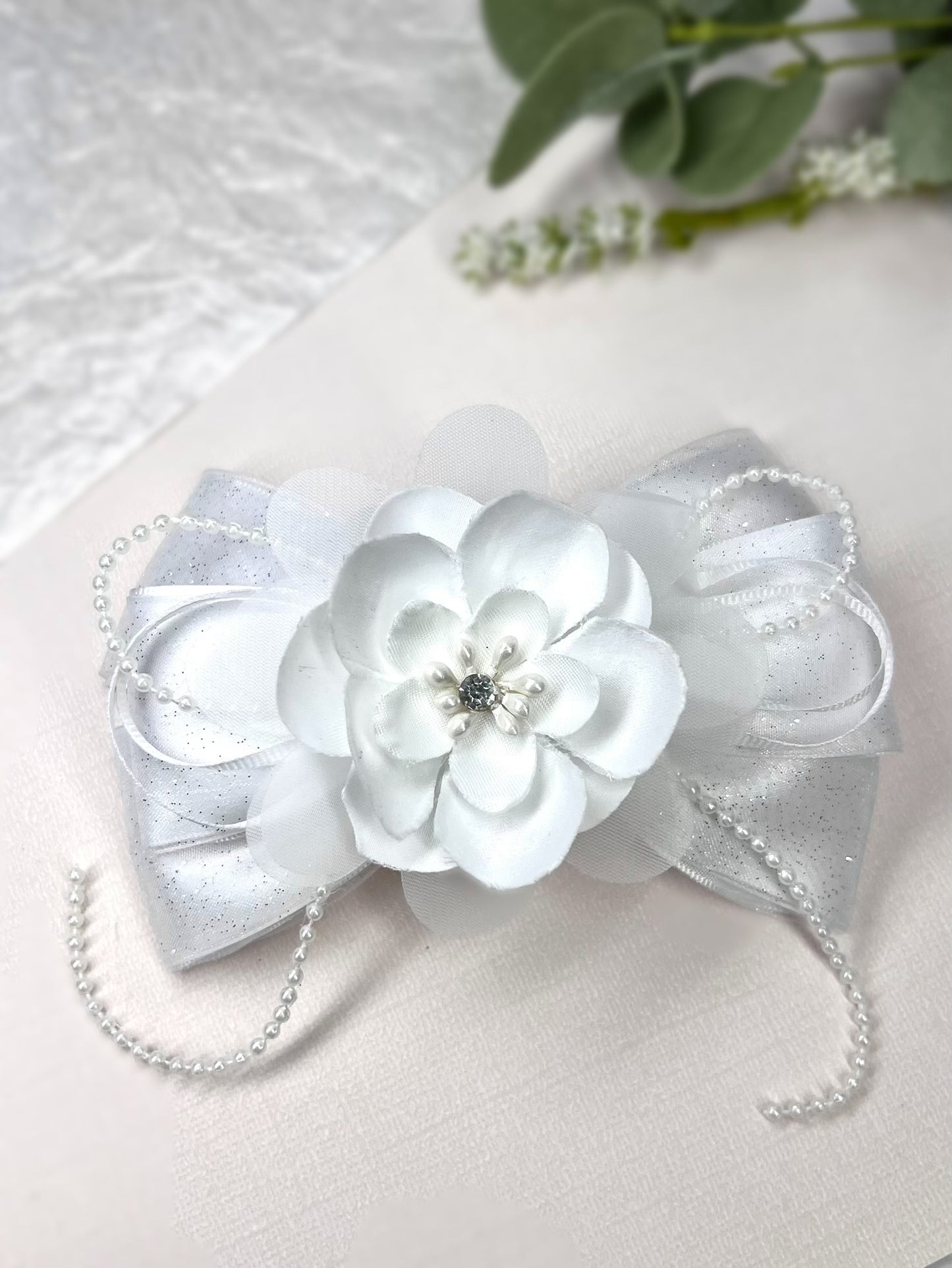 Elegant White Satin and Organza Wedding Hair Clips Bow for Little Girls.