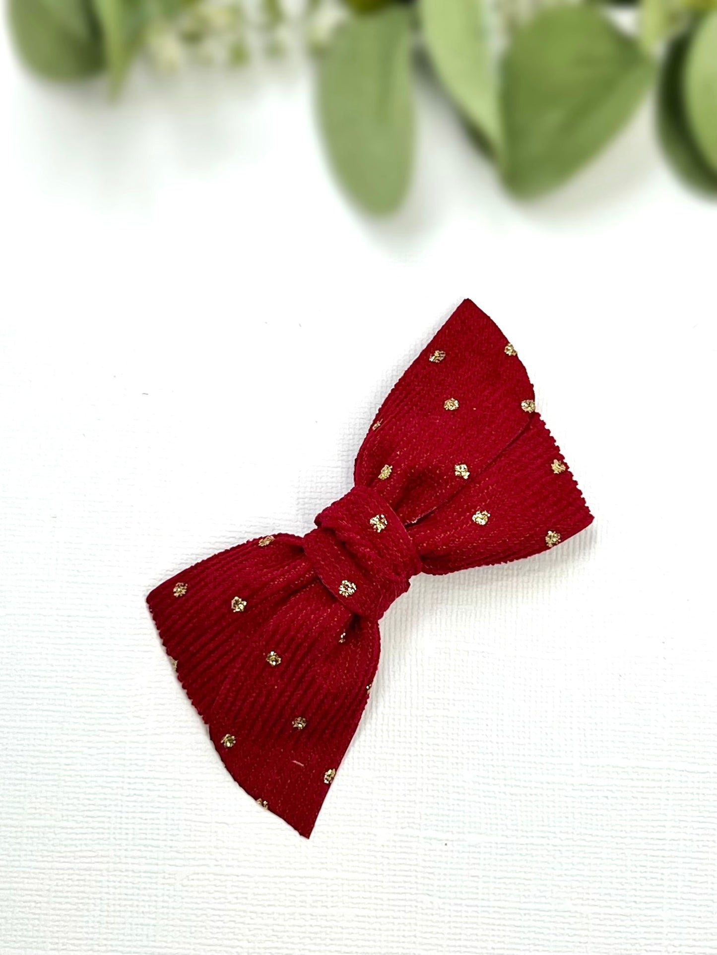 Add a touch of sparkle and charm to your little one’s hairstyle with these gorgeous corduroy bows! 🎀✨ Perfect for every occasion! #fabulousuniquecreations